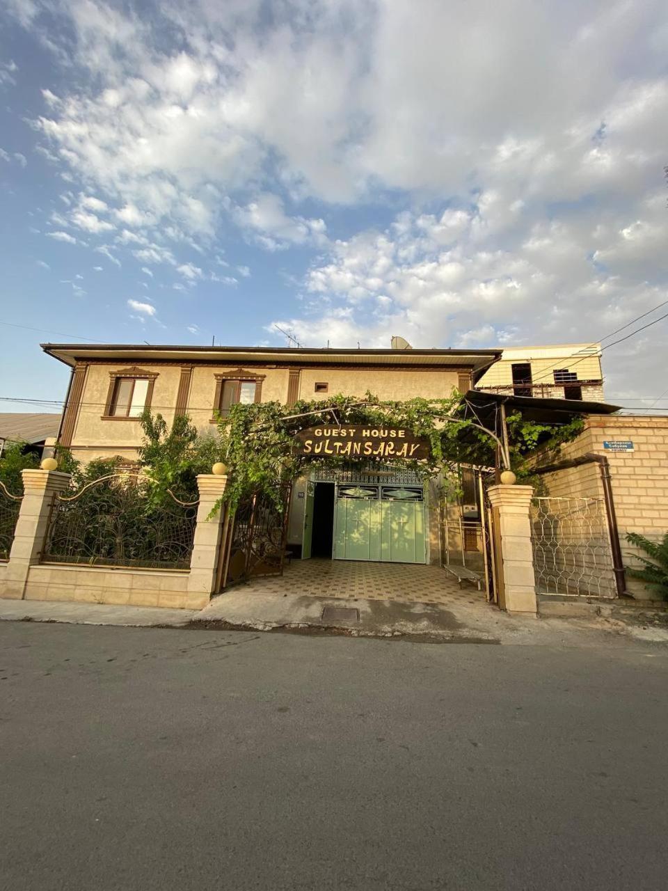 Ostello Sultan Saray Oš Esterno foto