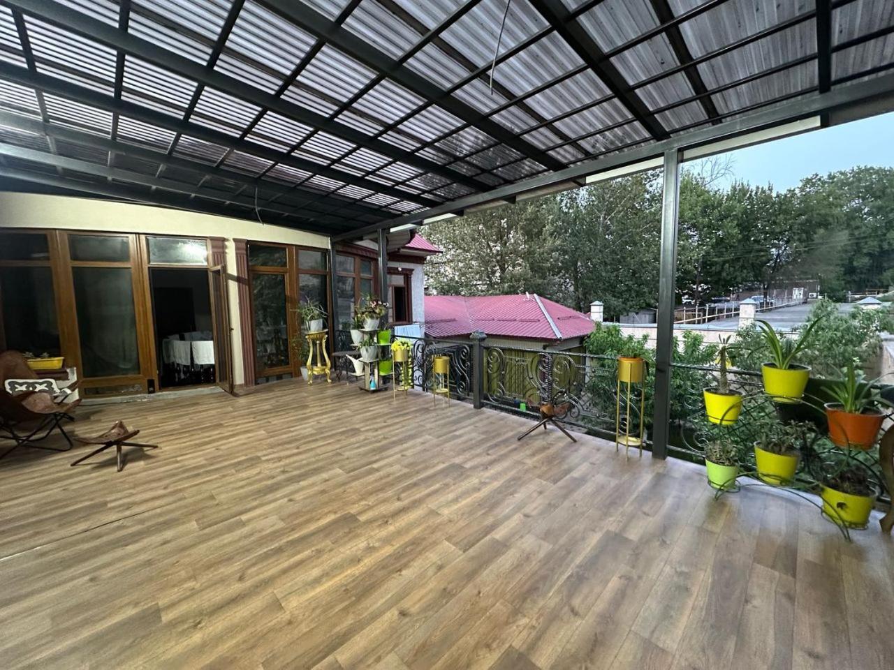 Ostello Sultan Saray Oš Esterno foto